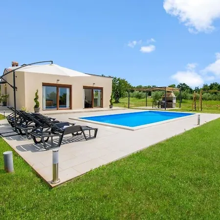 Deni Villa