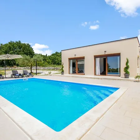 Deni Villa