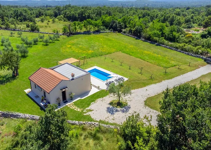 Villa Deni - By Istrabook *